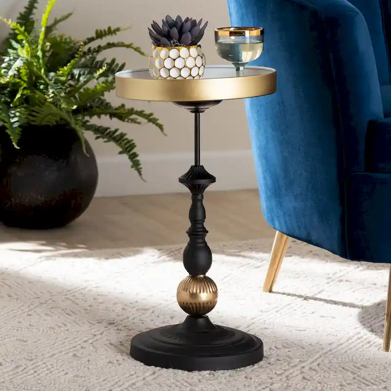 Table d'appoint ronde au charme contemporain - Table d'appoint métallique noire et dorée avec plateau amovible, convenant aux environnements intérieurs ou semi-extérieurs.