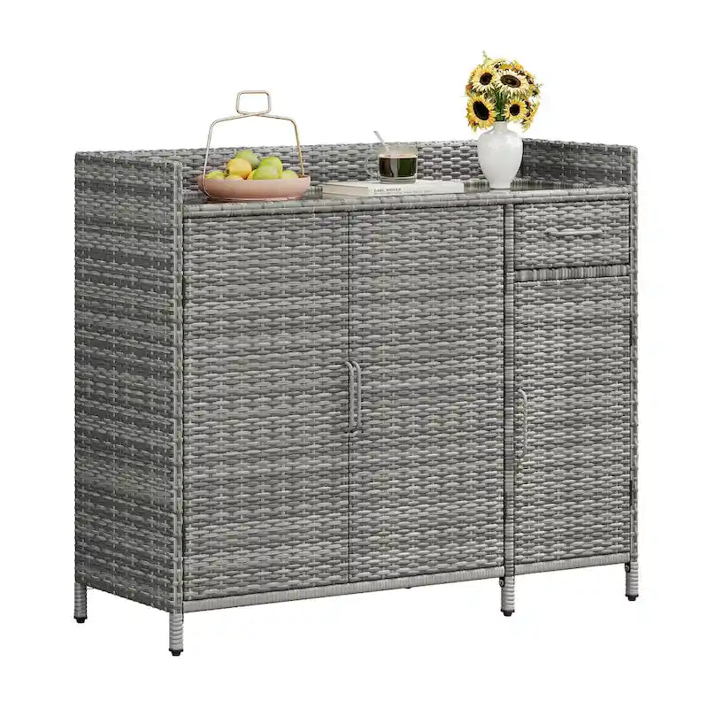 Armoire de rangement extérieure en osier, îlot de cuisine résistant aux intempéries, table de bar en rotin avec plateau en verre trempé et tiroir pour jouets de piscine