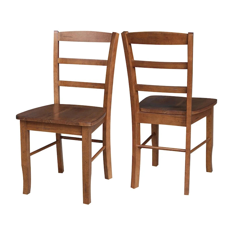 Chaises en bois massif à dossier à barreaux, un ensemble de deux