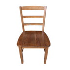Chaises en bois massif à dossier à barreaux, un ensemble de deux