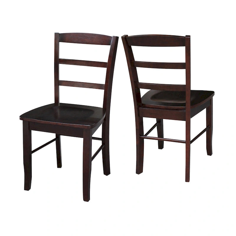 Chaises en bois massif à dossier à barreaux, un ensemble de deux