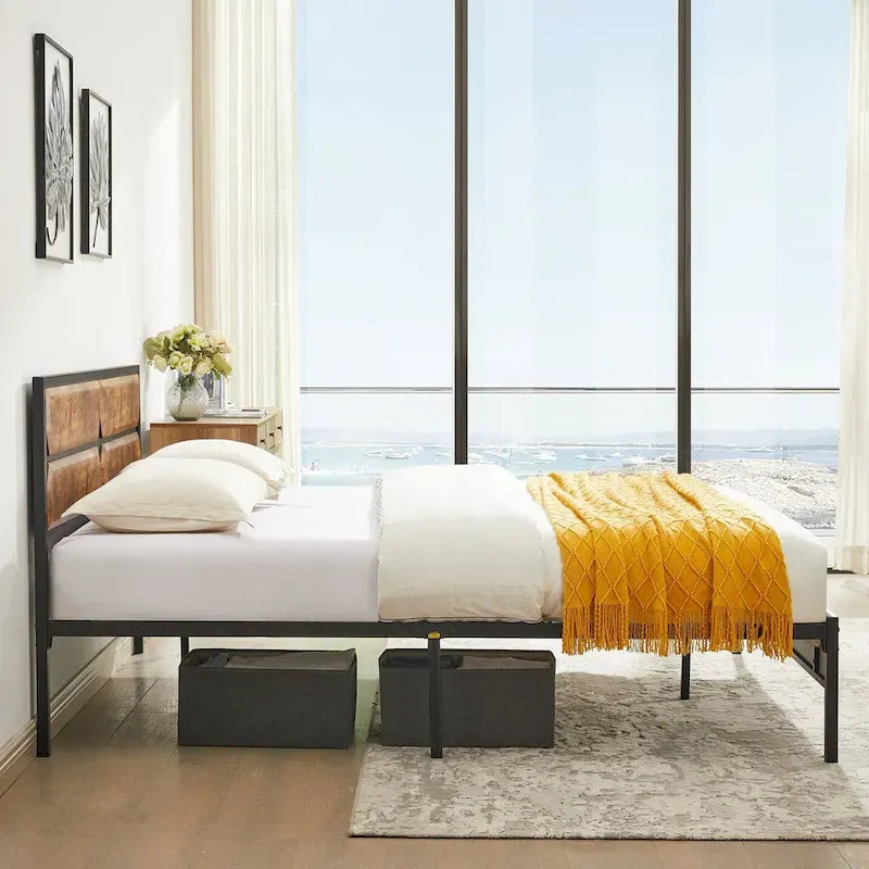 Cadre de lit plateforme double/grand/très grand avec tête de lit en bois, matelas sans ressort requis, facile à assembler.